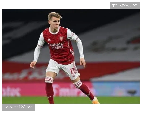 舒梅切尔盛赞拉亚 阿森纳今季有你更出色 舒梅切尔盛赞拉亚 阿森纳今季有你更出色